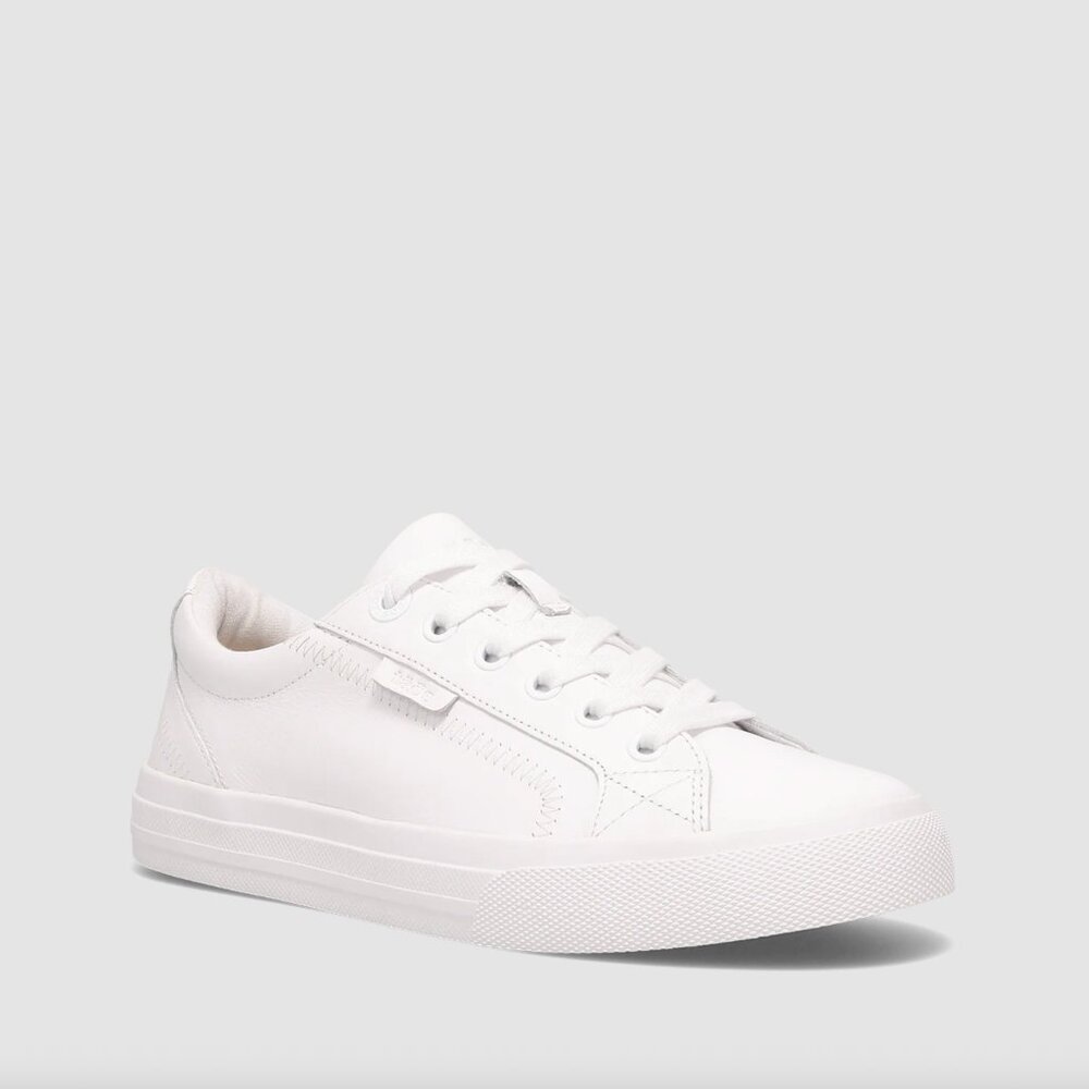 White leather sneakers in womens size 7